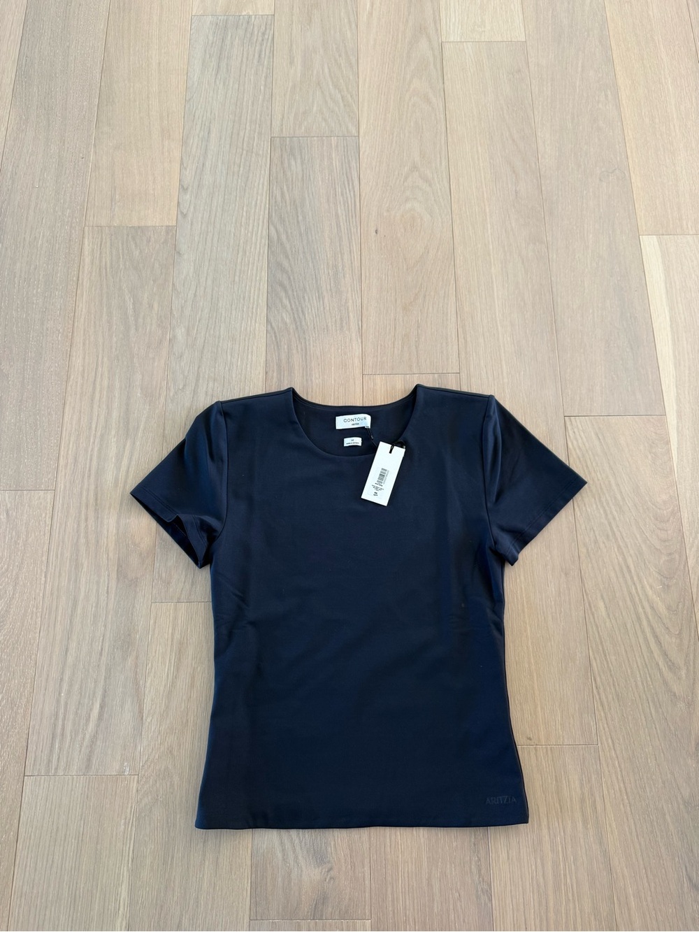 BRAND NEW TAGS ON Aritzia Contour Crew T Shirt